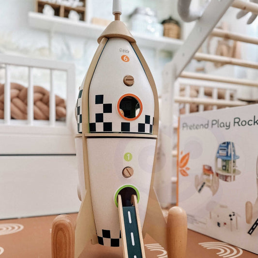 CLASSIC WORLD houten raket - wonen in de ruimte