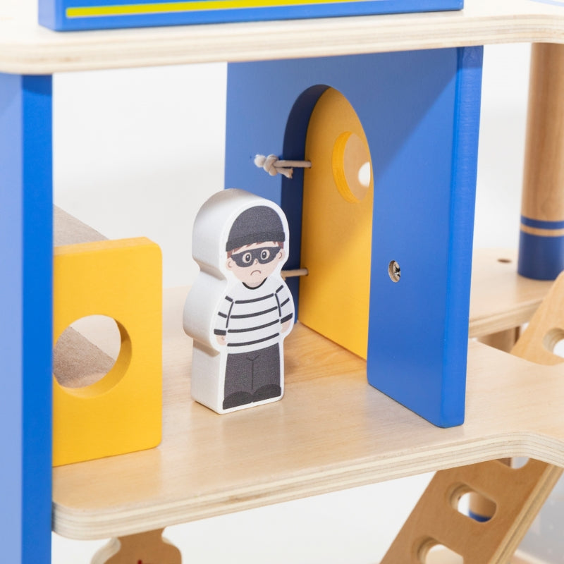 PolarB houten politiebureau met 3 verdiepingen